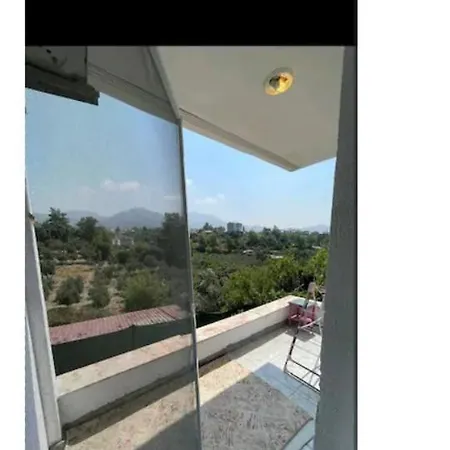 Elif Su *